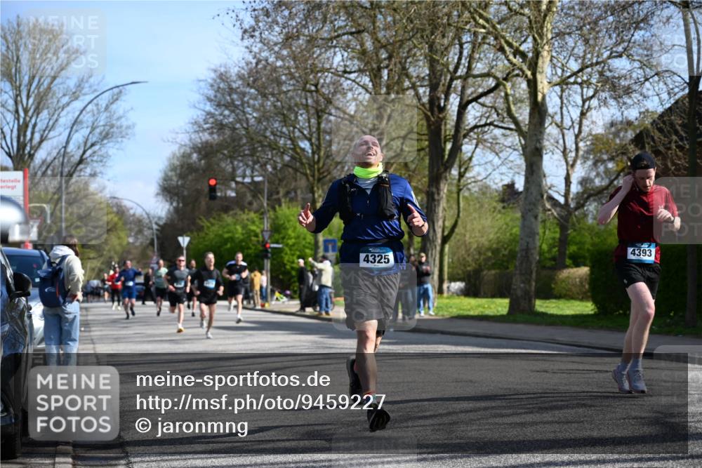 12.04.2026 - 45. Internationalen Wilhelmsburger Insellauf J. Mangold http://msf.ph/oto/9459227 12.04.2026 10:39:21 Ziel 4009, 4608, 2878, 3110, 4040, 4325, 4871, 4393, 4976, 3043, 5405, 5331, 2521, 2953, 4522, 3442, 5688, 3834, 4629, 4401, 2100 meine-sportfotos.de