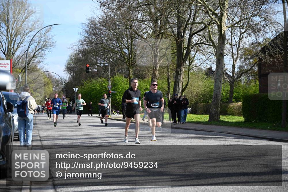 12.04.2026 - 45. Internationalen Wilhelmsburger Insellauf J. Mangold http://msf.ph/oto/9459234 12.04.2026 10:39:24 Ziel 4009, 4608, 2878, 3110, 4040, 4325, 4871, 4393, 4976, 3043, 5405, 5331, 2521, 2953, 4522, 3442, 5688, 3834, 4629, 4401, 2100 meine-sportfotos.de