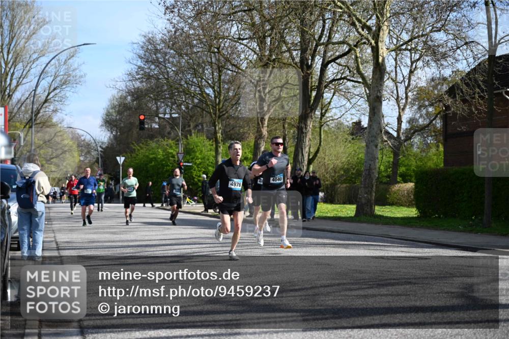 12.04.2026 - 45. Internationalen Wilhelmsburger Insellauf J. Mangold http://msf.ph/oto/9459237 12.04.2026 10:39:25 Ziel 4608, 2878, 3110, 4040, 4325, 4871, 4393, 4976, 3043, 5405, 5331, 2521, 2953, 4522, 3442, 5688, 3834, 4629, 4401, 2100 meine-sportfotos.de