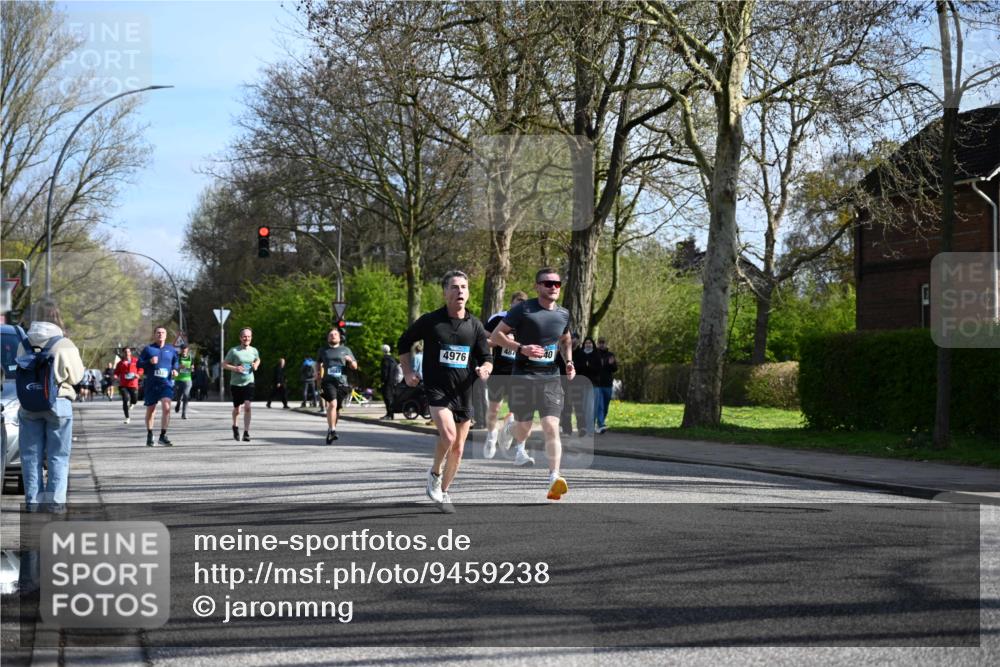 12.04.2026 - 45. Internationalen Wilhelmsburger Insellauf J. Mangold http://msf.ph/oto/9459238 12.04.2026 10:39:25 Ziel 4608, 2878, 3110, 4040, 4325, 4871, 4393, 4976, 3043, 5405, 5331, 2521, 2953, 4522, 3442, 5688, 3834, 4629, 4401, 2100 meine-sportfotos.de