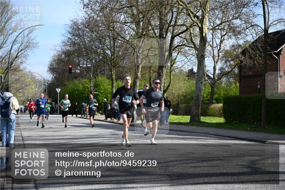 12.04.2026 - 45. Internationalen Wilhelmsburger Insellauf J. Mangold http://msf.ph/oto/9459239 12.04.2026 10:39:25 Ziel 4608, 2878, 3110, 4040, 4325, 4871, 4393, 4976, 3043, 5405, 5331, 2521, 2953, 4522, 3442, 5688, 3834, 4629, 4401, 2100 meine-sportfotos.de
