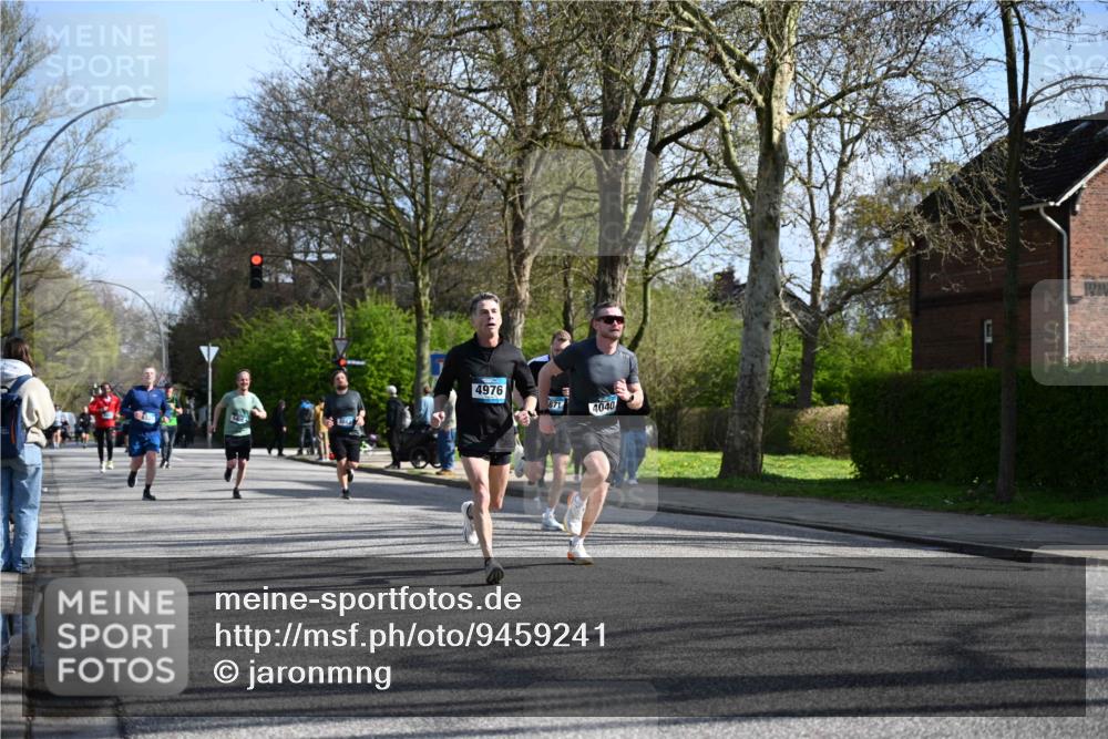 12.04.2026 - 45. Internationalen Wilhelmsburger Insellauf J. Mangold http://msf.ph/oto/9459241 12.04.2026 10:39:25 Ziel 4608, 2878, 3110, 4040, 4325, 4871, 4393, 4976, 3043, 5405, 5331, 2521, 2953, 4522, 3442, 5688, 3834, 4629, 4401, 2100 meine-sportfotos.de