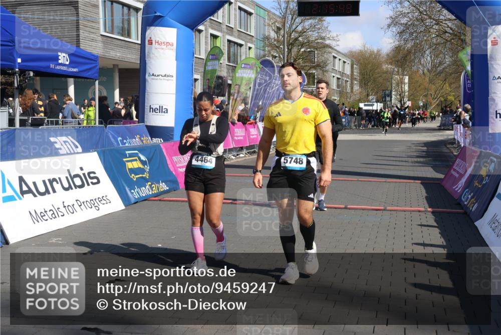 12.04.2026 - 45. Internationalen Wilhelmsburger Insellauf Strokosch-Dieckow http://msf.ph/oto/9459247 12.04.2026 11:05:47 Ziel 5748, 4464, 5810 meine-sportfotos.de