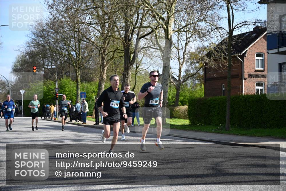 12.04.2026 - 45. Internationalen Wilhelmsburger Insellauf J. Mangold http://msf.ph/oto/9459249 12.04.2026 10:39:25 Ziel 4608, 2878, 3110, 4040, 4325, 4871, 4393, 4976, 3043, 5405, 5331, 2521, 2953, 4522, 3442, 5688, 3834, 4629, 4401, 2100 meine-sportfotos.de