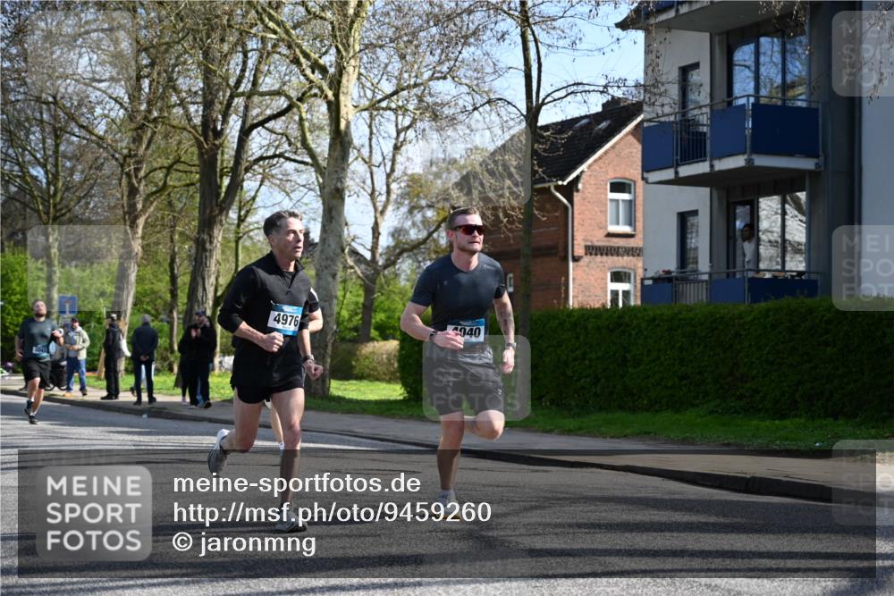 12.04.2026 - 45. Internationalen Wilhelmsburger Insellauf J. Mangold http://msf.ph/oto/9459260 12.04.2026 10:39:26 Ziel 4608, 2878, 3110, 4040, 4325, 4871, 4393, 4976, 3043, 5405, 5331, 2521, 2953, 4522, 4522, 3442, 5688, 3834, 4629, 4401, 2100 meine-sportfotos.de