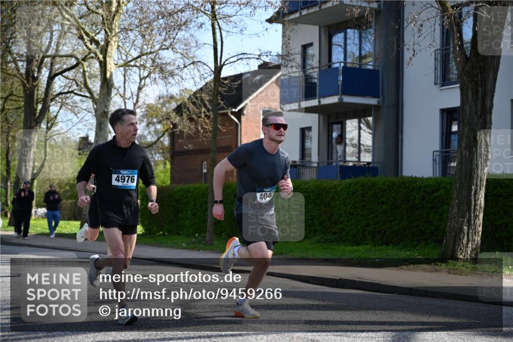 12.04.2026 - 45. Internationalen Wilhelmsburger Insellauf J. Mangold http://msf.ph/oto/9459266 12.04.2026 10:39:26 Ziel 4608, 2878, 3110, 4040, 4325, 4871, 4393, 4976, 3043, 5405, 5331, 2521, 2953, 4522, 4522, 3442, 5688, 3834, 4629, 4401, 2100 meine-sportfotos.de