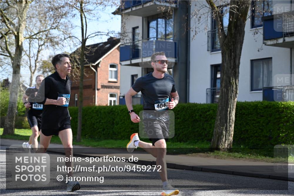 12.04.2026 - 45. Internationalen Wilhelmsburger Insellauf J. Mangold http://msf.ph/oto/9459272 12.04.2026 10:39:26 Ziel 4608, 2878, 3110, 4040, 4325, 4871, 4393, 4976, 3043, 5405, 5331, 2521, 2953, 4522, 4522, 3442, 5688, 3834, 4629, 4401, 2100 meine-sportfotos.de
