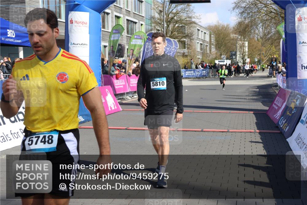 12.04.2026 - 45. Internationalen Wilhelmsburger Insellauf Strokosch-Dieckow http://msf.ph/oto/9459275 12.04.2026 11:05:50 Ziel 5810, 3322 meine-sportfotos.de