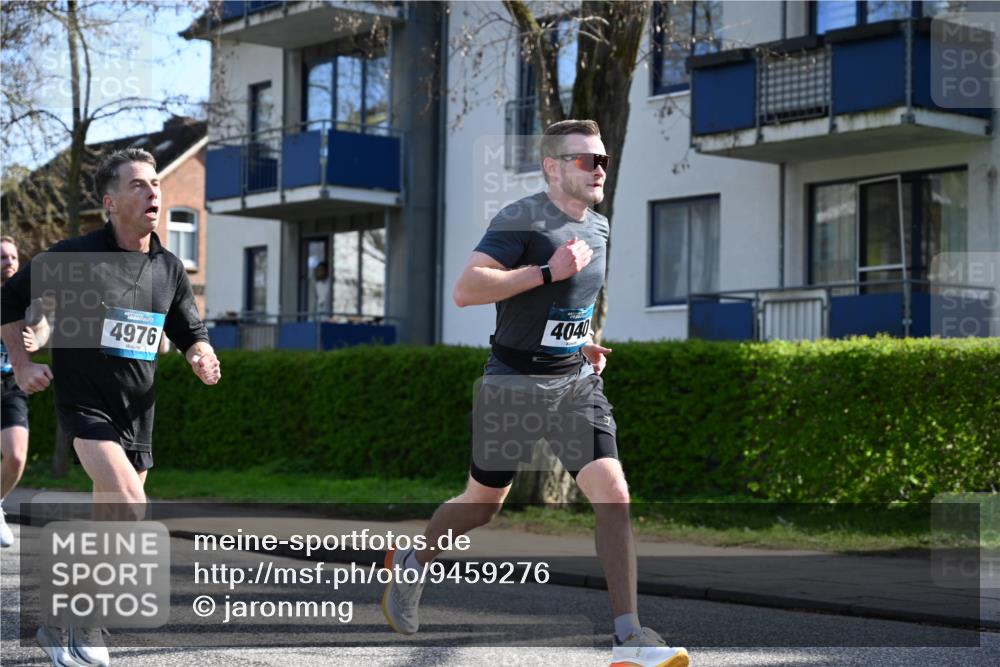 12.04.2026 - 45. Internationalen Wilhelmsburger Insellauf J. Mangold http://msf.ph/oto/9459276 12.04.2026 10:39:27 Ziel 4608, 2878, 3110, 4040, 4325, 4871, 4393, 4976, 3043, 5405, 5331, 2521, 2953, 4522, 3442, 5688, 3834, 4629, 4401, 2100, 4490 meine-sportfotos.de