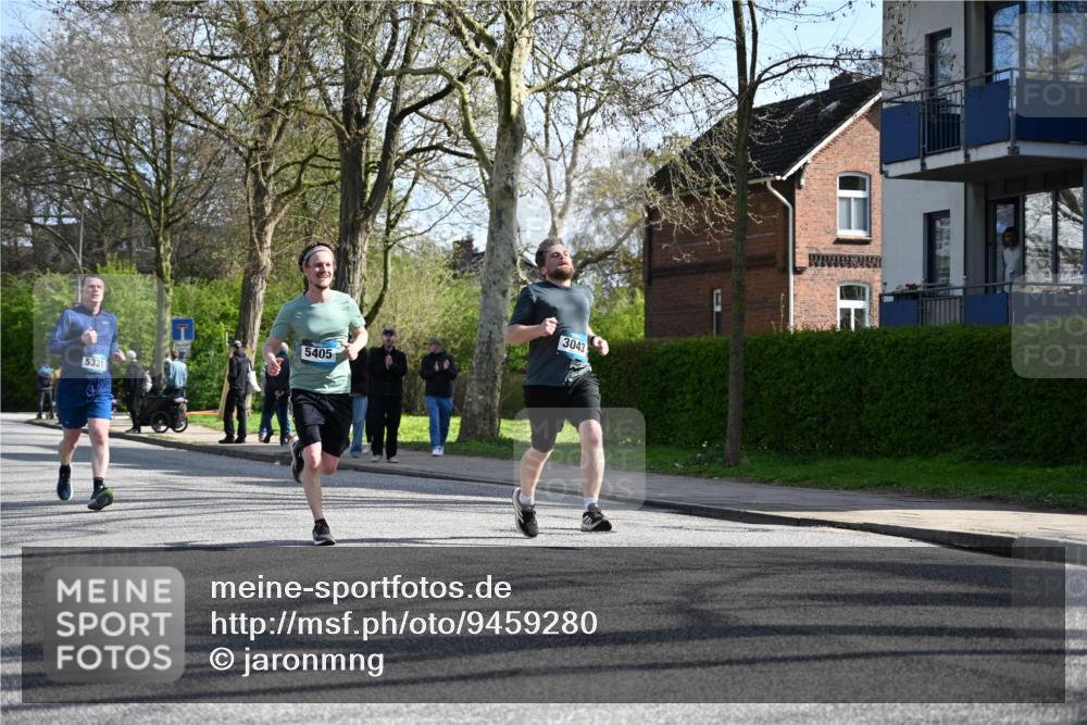 12.04.2026 - 45. Internationalen Wilhelmsburger Insellauf J. Mangold http://msf.ph/oto/9459280 12.04.2026 10:39:29 Ziel 2878, 3110, 4040, 4325, 4871, 4393, 4976, 3043, 5405, 5331, 2521, 2953, 4522, 3442, 5688, 3834, 4629, 4401, 4401, 2100, 4490, 3781, 3785 meine-sportfotos.de
