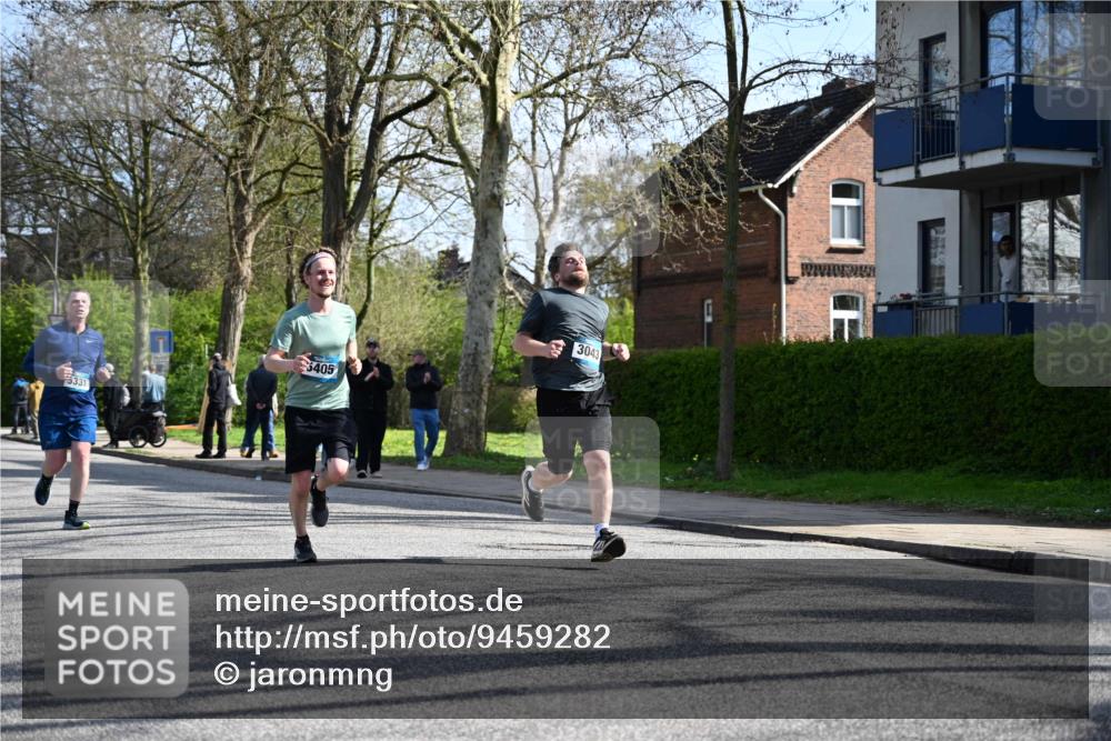 12.04.2026 - 45. Internationalen Wilhelmsburger Insellauf J. Mangold http://msf.ph/oto/9459282 12.04.2026 10:39:29 Ziel 2878, 3110, 4040, 4325, 4871, 4393, 4976, 3043, 5405, 5331, 2521, 2953, 4522, 3442, 5688, 3834, 4629, 4401, 4401, 2100, 4490, 3781, 3785 meine-sportfotos.de