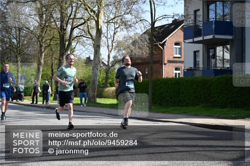 12.04.2026 - 45. Internationalen Wilhelmsburger Insellauf J. Mangold http://msf.ph/oto/9459284 12.04.2026 10:39:29 Ziel 2878, 3110, 4040, 4325, 4871, 4393, 4976, 3043, 5405, 5331, 2521, 2953, 4522, 3442, 5688, 3834, 4629, 4401, 4401, 2100, 4490, 3781, 3785 meine-sportfotos.de