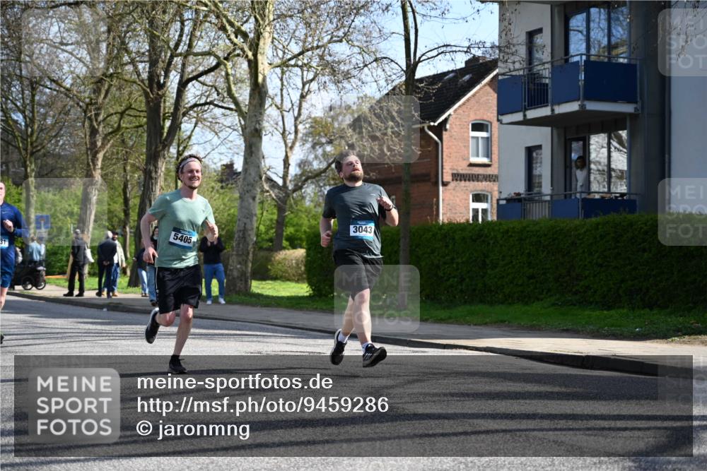 12.04.2026 - 45. Internationalen Wilhelmsburger Insellauf J. Mangold http://msf.ph/oto/9459286 12.04.2026 10:39:29 Ziel 2878, 3110, 4040, 4325, 4871, 4393, 4976, 3043, 5405, 5331, 2521, 2953, 4522, 3442, 5688, 3834, 4629, 4401, 4401, 2100, 4490, 3781, 3785 meine-sportfotos.de