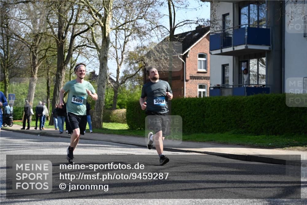 12.04.2026 - 45. Internationalen Wilhelmsburger Insellauf J. Mangold http://msf.ph/oto/9459287 12.04.2026 10:39:29 Ziel 2878, 3110, 4040, 4325, 4871, 4393, 4976, 3043, 5405, 5331, 2521, 2953, 4522, 3442, 5688, 3834, 4629, 4401, 4401, 2100, 4490, 3781, 3785 meine-sportfotos.de