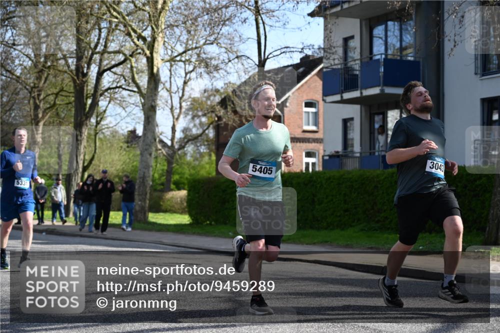 12.04.2026 - 45. Internationalen Wilhelmsburger Insellauf J. Mangold http://msf.ph/oto/9459289 12.04.2026 10:39:30 Ziel 3110, 4040, 4325, 4871, 4393, 4976, 3043, 5405, 5331, 2521, 2953, 4522, 3442, 5688, 3834, 4629, 4401, 2100, 4490, 3781, 3785 meine-sportfotos.de