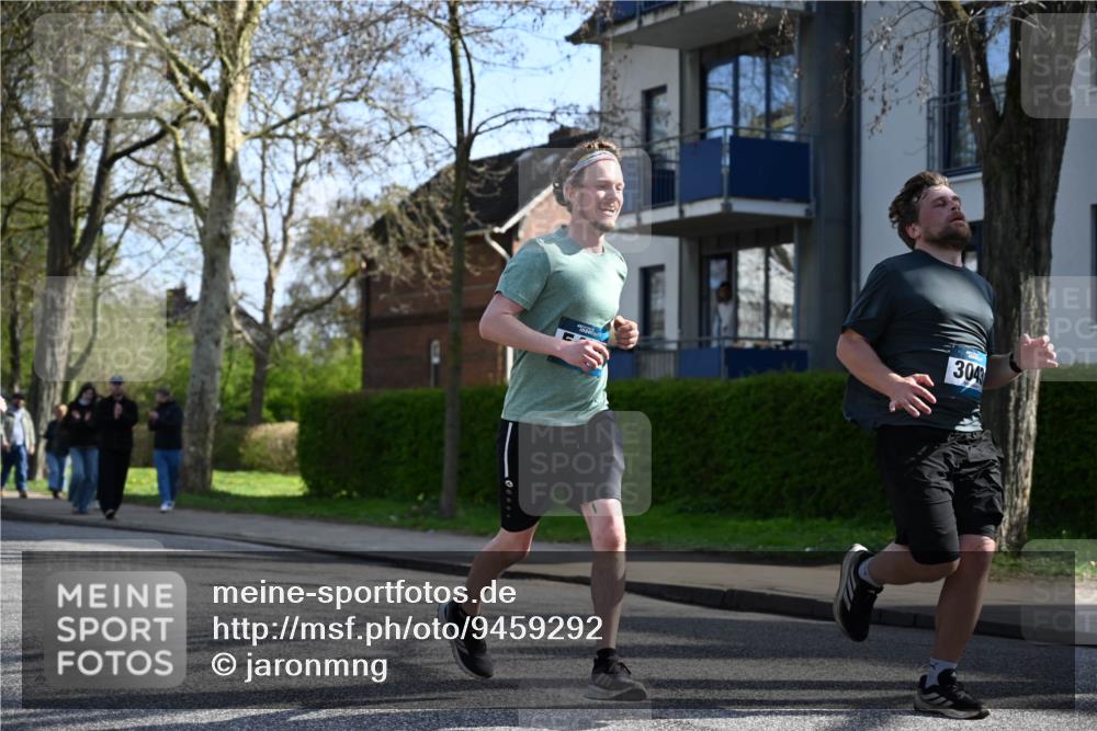 12.04.2026 - 45. Internationalen Wilhelmsburger Insellauf J. Mangold http://msf.ph/oto/9459292 12.04.2026 10:39:30 Ziel 3110, 4040, 4325, 4871, 4393, 4976, 3043, 5405, 5331, 2521, 2953, 4522, 3442, 5688, 3834, 4629, 4401, 2100, 4490, 3781, 3785 meine-sportfotos.de