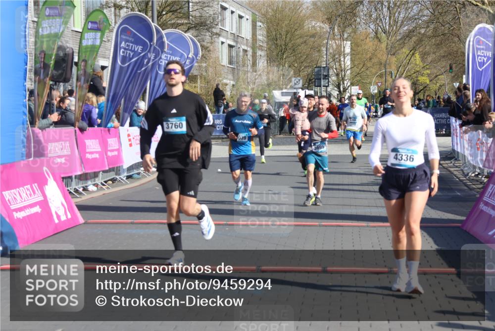 12.04.2026 - 45. Internationalen Wilhelmsburger Insellauf Strokosch-Dieckow http://msf.ph/oto/9459294 12.04.2026 10:49:14 Ziel 4336, 3760, 3695, 5039, 2672 meine-sportfotos.de