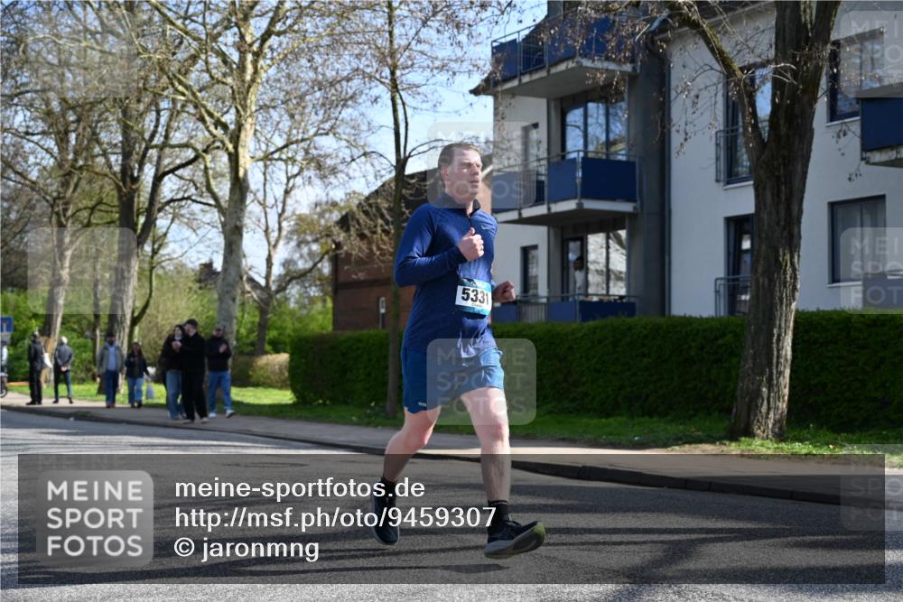 12.04.2026 - 45. Internationalen Wilhelmsburger Insellauf J. Mangold http://msf.ph/oto/9459307 12.04.2026 10:39:32 Ziel 3110, 4040, 4325, 4871, 4393, 4976, 3043, 5405, 5331, 2521, 2953, 4522, 3442, 5688, 5688, 3834, 4629, 4401, 2100, 4490, 3781, 3785 meine-sportfotos.de