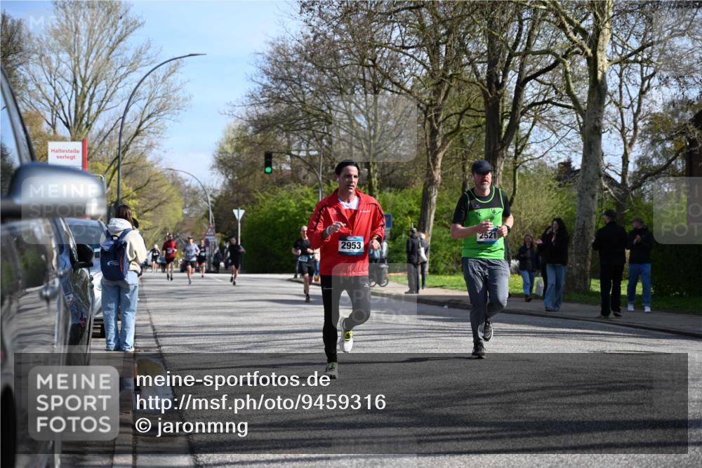 12.04.2026 - 45. Internationalen Wilhelmsburger Insellauf J. Mangold http://msf.ph/oto/9459316 12.04.2026 10:39:35 Ziel 4976, 3043, 5405, 5331, 2521, 2953, 4522, 3442, 5688, 3834, 4629, 4401, 2100, 4490, 3781, 3785, 2711 meine-sportfotos.de
