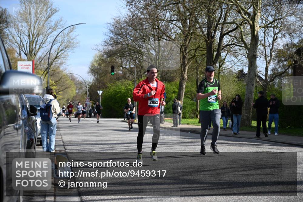 12.04.2026 - 45. Internationalen Wilhelmsburger Insellauf J. Mangold http://msf.ph/oto/9459317 12.04.2026 10:39:35 Ziel 4976, 3043, 5405, 5331, 2521, 2953, 4522, 3442, 5688, 3834, 4629, 4401, 2100, 4490, 3781, 3785, 2711 meine-sportfotos.de