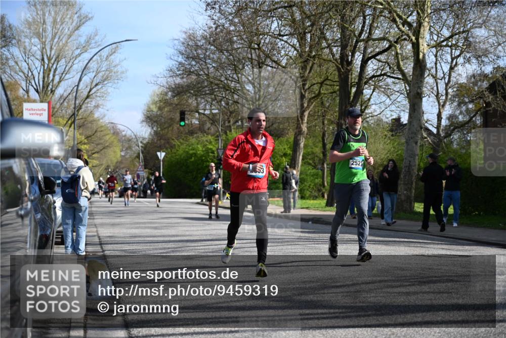 12.04.2026 - 45. Internationalen Wilhelmsburger Insellauf J. Mangold http://msf.ph/oto/9459319 12.04.2026 10:39:35 Ziel 4976, 3043, 5405, 5331, 2521, 2953, 4522, 3442, 5688, 3834, 4629, 4401, 2100, 4490, 3781, 3785, 2711 meine-sportfotos.de