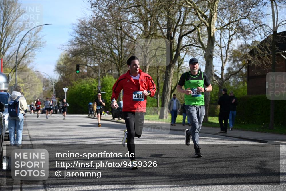 12.04.2026 - 45. Internationalen Wilhelmsburger Insellauf J. Mangold http://msf.ph/oto/9459326 12.04.2026 10:39:35 Ziel 4976, 3043, 5405, 5331, 2521, 2953, 4522, 3442, 5688, 3834, 4629, 4401, 2100, 4490, 3781, 3785, 2711 meine-sportfotos.de
