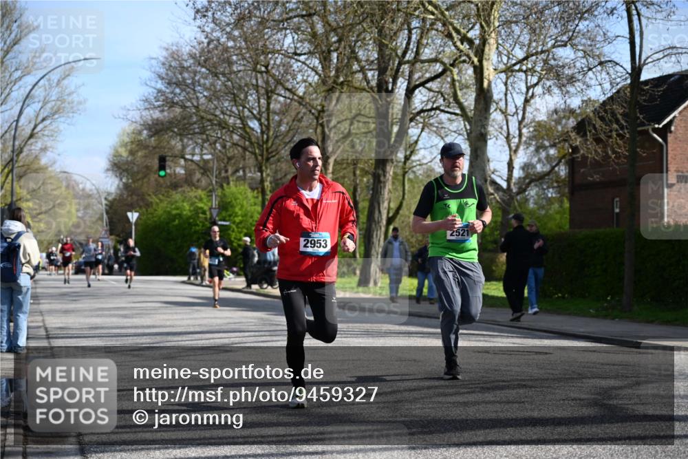 12.04.2026 - 45. Internationalen Wilhelmsburger Insellauf J. Mangold http://msf.ph/oto/9459327 12.04.2026 10:39:36 Ziel 3043, 5405, 5331, 2521, 2953, 4522, 3442, 5688, 3834, 4629, 4401, 2100, 4490, 3781, 3785, 2711 meine-sportfotos.de
