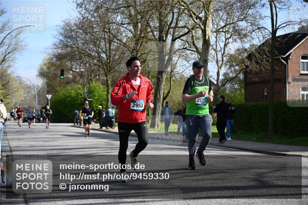12.04.2026 - 45. Internationalen Wilhelmsburger Insellauf J. Mangold http://msf.ph/oto/9459330 12.04.2026 10:39:36 Ziel 3043, 5405, 5331, 2521, 2953, 4522, 3442, 5688, 3834, 4629, 4401, 2100, 4490, 3781, 3785, 2711 meine-sportfotos.de