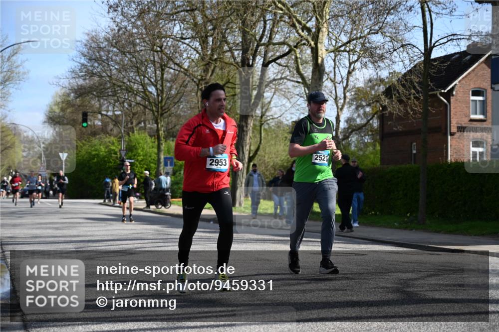 12.04.2026 - 45. Internationalen Wilhelmsburger Insellauf J. Mangold http://msf.ph/oto/9459331 12.04.2026 10:39:36 Ziel 3043, 5405, 5331, 2521, 2953, 4522, 3442, 5688, 3834, 4629, 4401, 2100, 4490, 3781, 3785, 2711 meine-sportfotos.de
