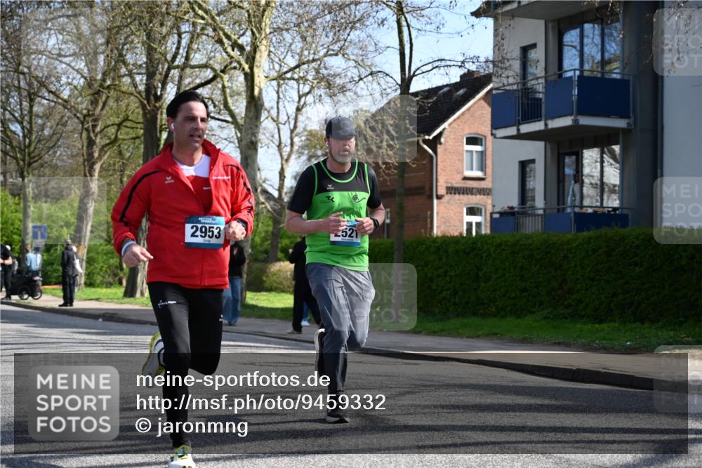 12.04.2026 - 45. Internationalen Wilhelmsburger Insellauf J. Mangold http://msf.ph/oto/9459332 12.04.2026 10:39:36 Ziel 3043, 5405, 5331, 2521, 2953, 4522, 3442, 5688, 3834, 4629, 4401, 2100, 4490, 3781, 3785, 2711 meine-sportfotos.de