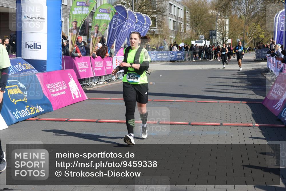 12.04.2026 - 45. Internationalen Wilhelmsburger Insellauf Strokosch-Dieckow http://msf.ph/oto/9459338 12.04.2026 11:05:56 Ziel 3322, 3420 meine-sportfotos.de