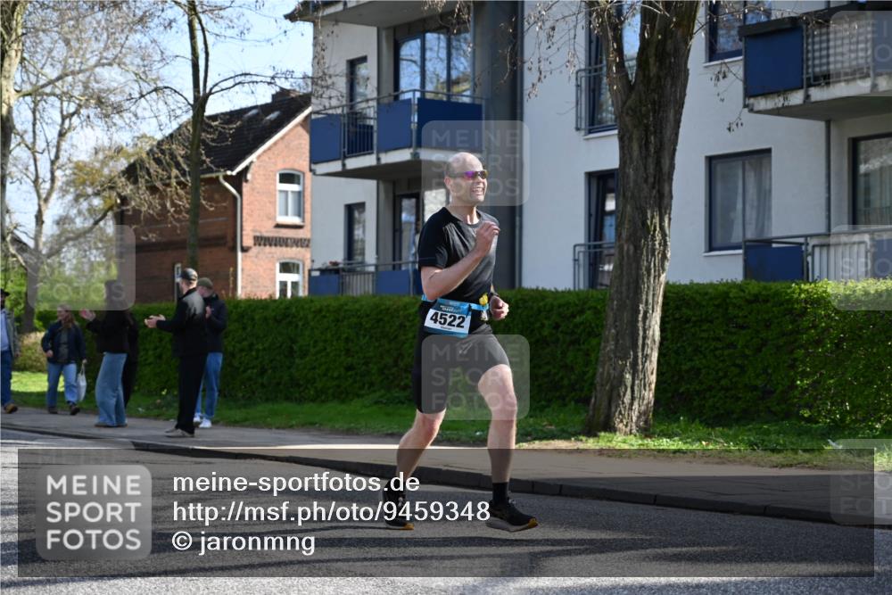 12.04.2026 - 45. Internationalen Wilhelmsburger Insellauf J. Mangold http://msf.ph/oto/9459348 12.04.2026 10:39:41 Ziel 5331, 2521, 2953, 4522, 3442, 5688, 3834, 4629, 4401, 4401, 2100, 4490, 3781, 3785, 2711, 3144 meine-sportfotos.de