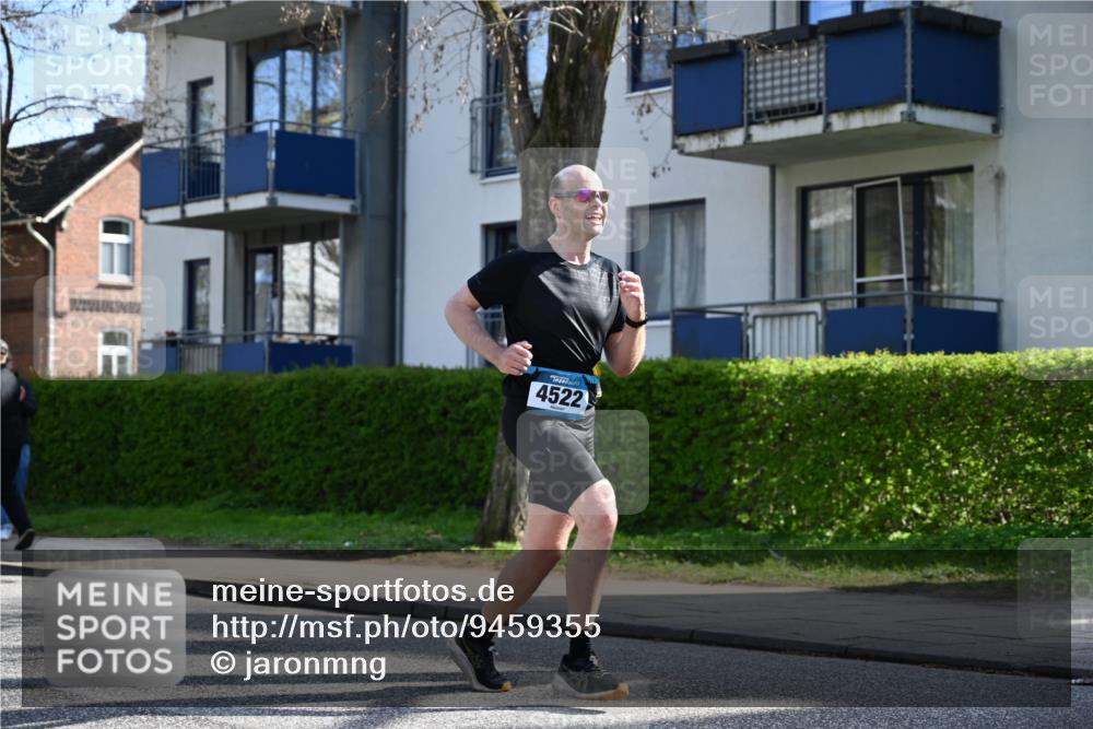 12.04.2026 - 45. Internationalen Wilhelmsburger Insellauf J. Mangold http://msf.ph/oto/9459355 12.04.2026 10:39:41 Ziel 5331, 2521, 2953, 4522, 3442, 5688, 3834, 4629, 4401, 4401, 2100, 4490, 3781, 3785, 2711, 3144 meine-sportfotos.de