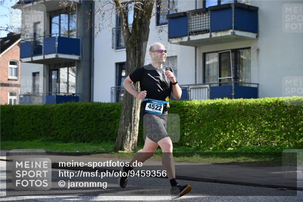 12.04.2026 - 45. Internationalen Wilhelmsburger Insellauf J. Mangold http://msf.ph/oto/9459356 12.04.2026 10:39:41 Ziel 5331, 2521, 2953, 4522, 3442, 5688, 3834, 4629, 4401, 4401, 2100, 4490, 3781, 3785, 2711, 3144 meine-sportfotos.de