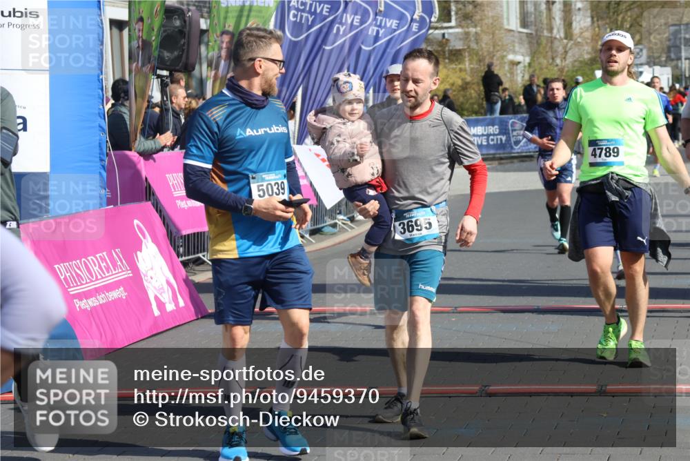 12.04.2026 - 45. Internationalen Wilhelmsburger Insellauf Strokosch-Dieckow http://msf.ph/oto/9459370 12.04.2026 10:49:19 Ziel 3695, 5039, 2672, 4789, 4661, 5360, 5649, 2649, 2231, 3200 meine-sportfotos.de
