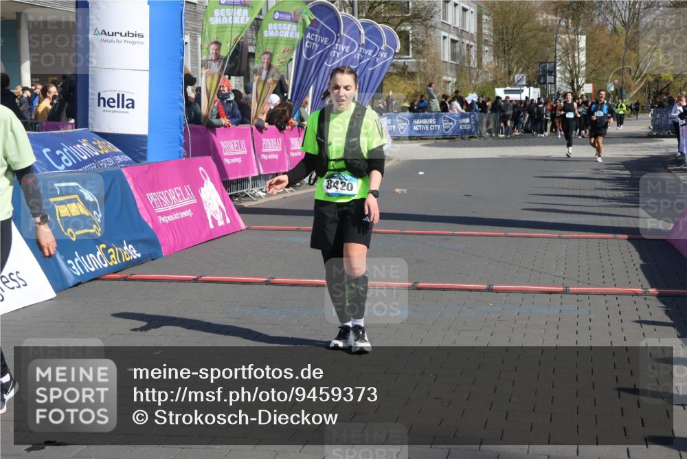 12.04.2026 - 45. Internationalen Wilhelmsburger Insellauf Strokosch-Dieckow http://msf.ph/oto/9459373 12.04.2026 11:05:56 Ziel 3322, 3420 meine-sportfotos.de