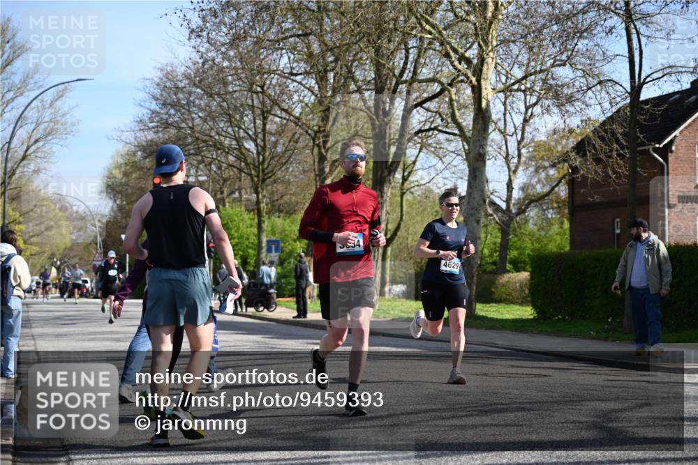 12.04.2026 - 45. Internationalen Wilhelmsburger Insellauf J. Mangold http://msf.ph/oto/9459393 12.04.2026 10:39:48 Ziel 2953, 4522, 3442, 5688, 3834, 4629, 4401, 2100, 4490, 3781, 3785, 2711, 3144, 5606, 3702, 4907, 2525, 3677, 2379 meine-sportfotos.de