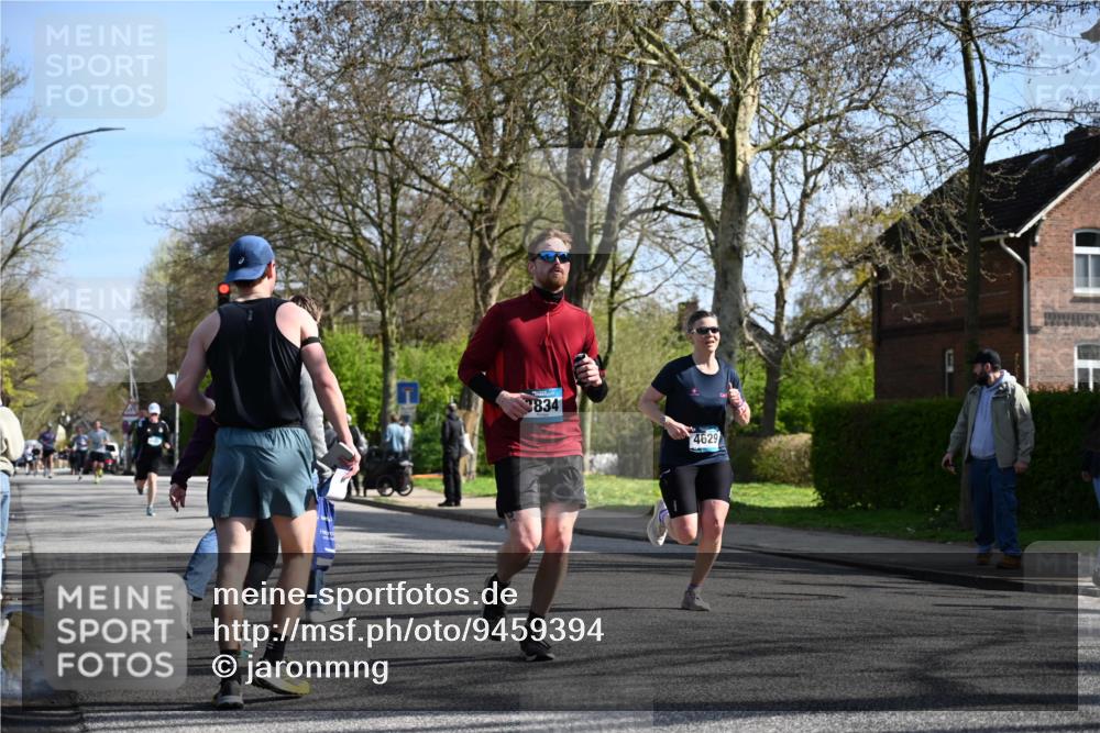 12.04.2026 - 45. Internationalen Wilhelmsburger Insellauf J. Mangold http://msf.ph/oto/9459394 12.04.2026 10:39:48 Ziel 2953, 4522, 3442, 5688, 3834, 4629, 4401, 2100, 4490, 3781, 3785, 2711, 3144, 5606, 3702, 4907, 2525, 3677, 2379 meine-sportfotos.de