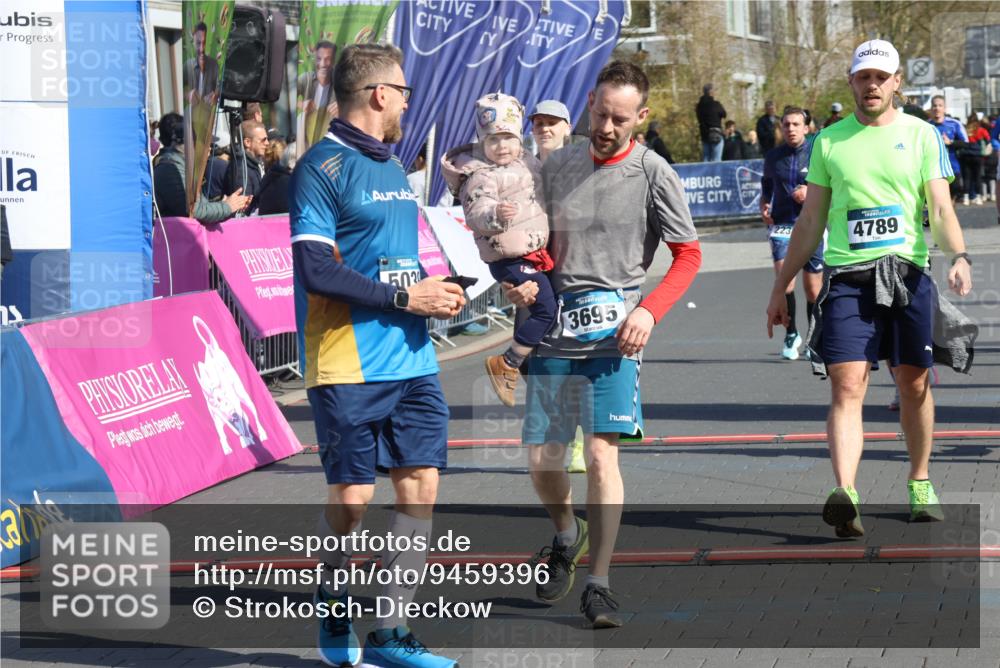 12.04.2026 - 45. Internationalen Wilhelmsburger Insellauf Strokosch-Dieckow http://msf.ph/oto/9459396 12.04.2026 10:49:19 Ziel 3695, 5039, 2672, 4789, 4661, 5360, 5649, 2649, 2231, 3200 meine-sportfotos.de
