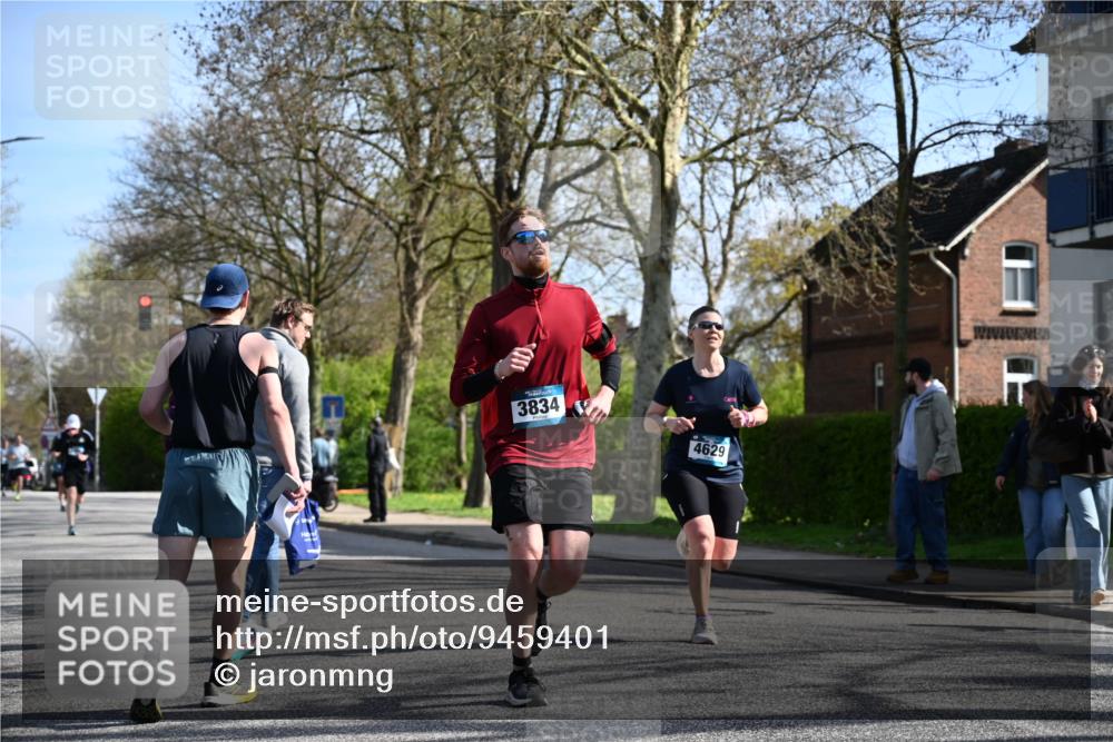12.04.2026 - 45. Internationalen Wilhelmsburger Insellauf J. Mangold http://msf.ph/oto/9459401 12.04.2026 10:39:49 Ziel 4522, 3442, 5688, 3834, 4629, 4401, 2100, 4490, 3781, 3785, 2711, 3144, 5606, 3702, 4907, 2525, 3677, 2379 meine-sportfotos.de