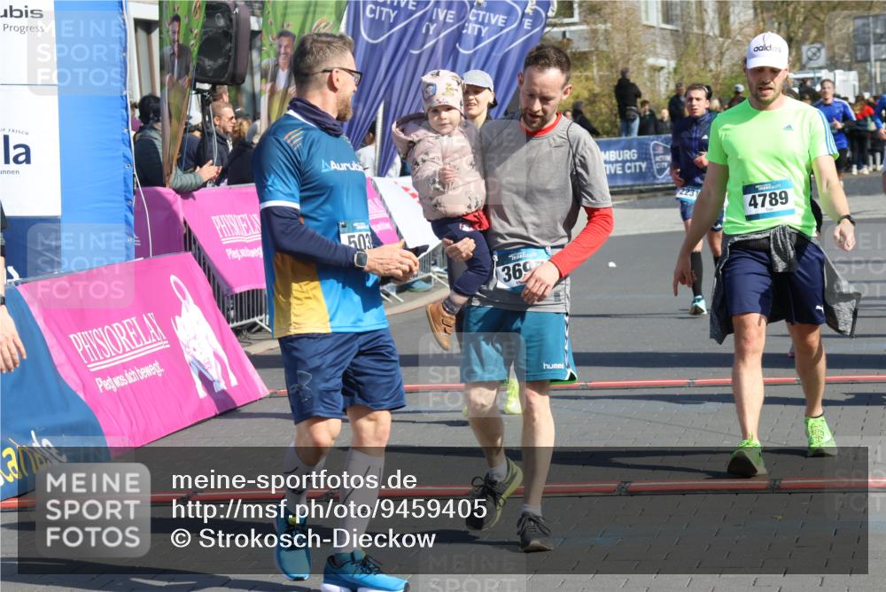 12.04.2026 - 45. Internationalen Wilhelmsburger Insellauf Strokosch-Dieckow http://msf.ph/oto/9459405 12.04.2026 10:49:19 Ziel 3695, 5039, 2672, 4789, 4661, 5360, 5649, 2649, 2231, 3200 meine-sportfotos.de