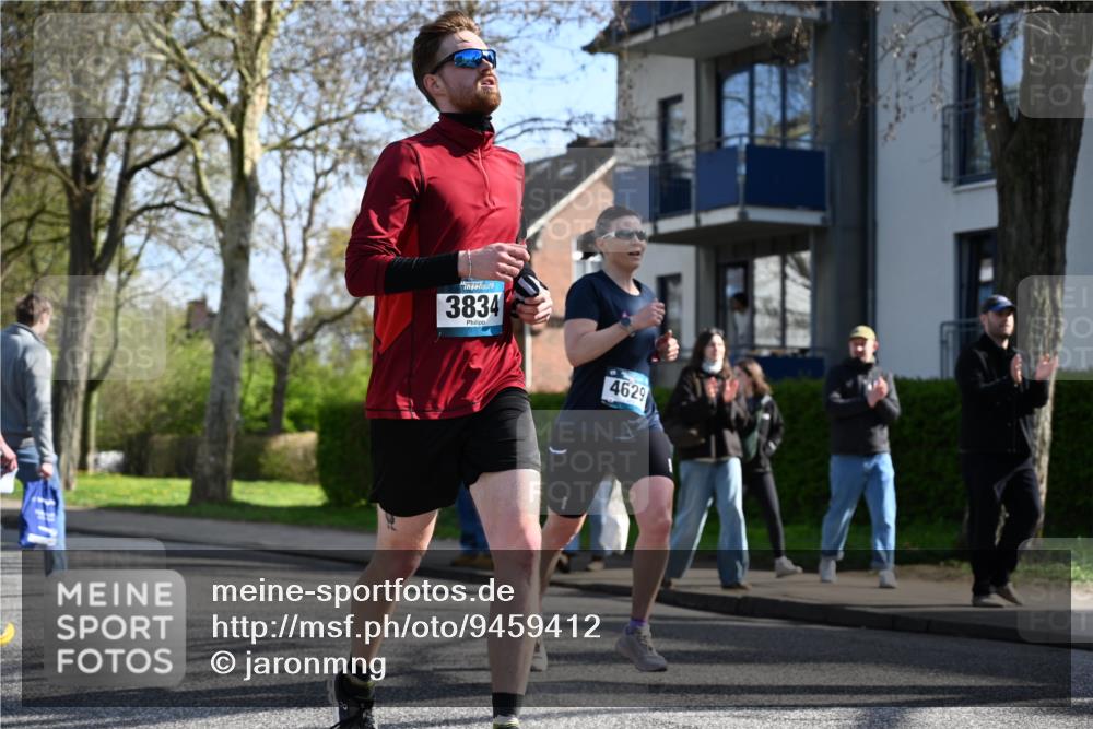 12.04.2026 - 45. Internationalen Wilhelmsburger Insellauf J. Mangold http://msf.ph/oto/9459412 12.04.2026 10:39:50 Ziel 4522, 3442, 5688, 3834, 4629, 4401, 2100, 4490, 3781, 3785, 2711, 3144, 5606, 3702, 4907, 2525, 3677, 2379 meine-sportfotos.de