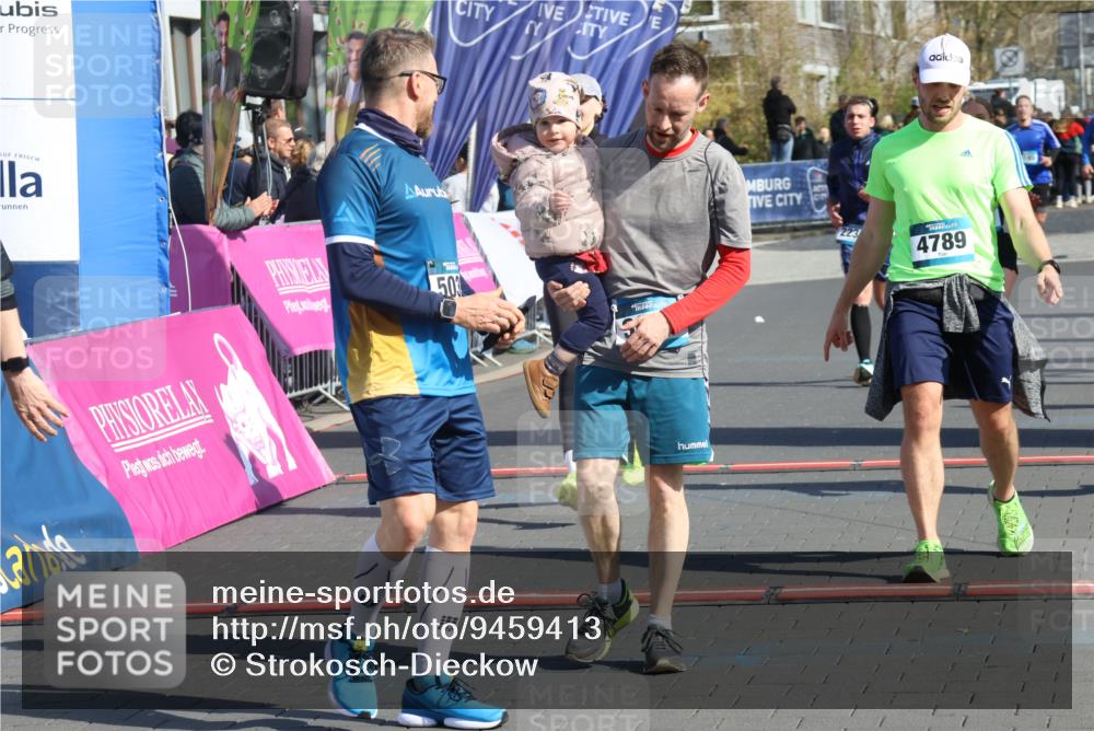 12.04.2026 - 45. Internationalen Wilhelmsburger Insellauf Strokosch-Dieckow http://msf.ph/oto/9459413 12.04.2026 10:49:20 Ziel 3695, 5039, 2672, 4789, 4661, 5360, 5649, 2649, 2231, 3200 meine-sportfotos.de