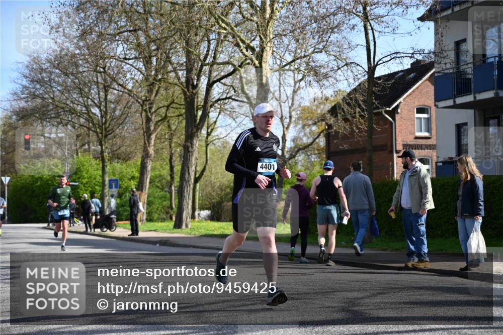 12.04.2026 - 45. Internationalen Wilhelmsburger Insellauf J. Mangold http://msf.ph/oto/9459425 12.04.2026 10:39:55 Ziel 3442, 5688, 3834, 4629, 4401, 2100, 4490, 3781, 3785, 2711, 3144, 5606, 3702, 4907, 2525, 3677, 2379 meine-sportfotos.de