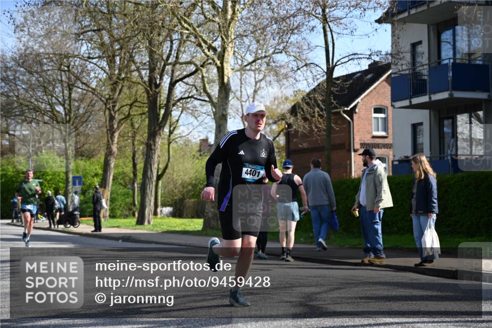12.04.2026 - 45. Internationalen Wilhelmsburger Insellauf J. Mangold http://msf.ph/oto/9459428 12.04.2026 10:39:55 Ziel 3442, 5688, 3834, 4629, 4401, 2100, 4490, 3781, 3785, 2711, 3144, 5606, 3702, 4907, 2525, 3677, 2379 meine-sportfotos.de