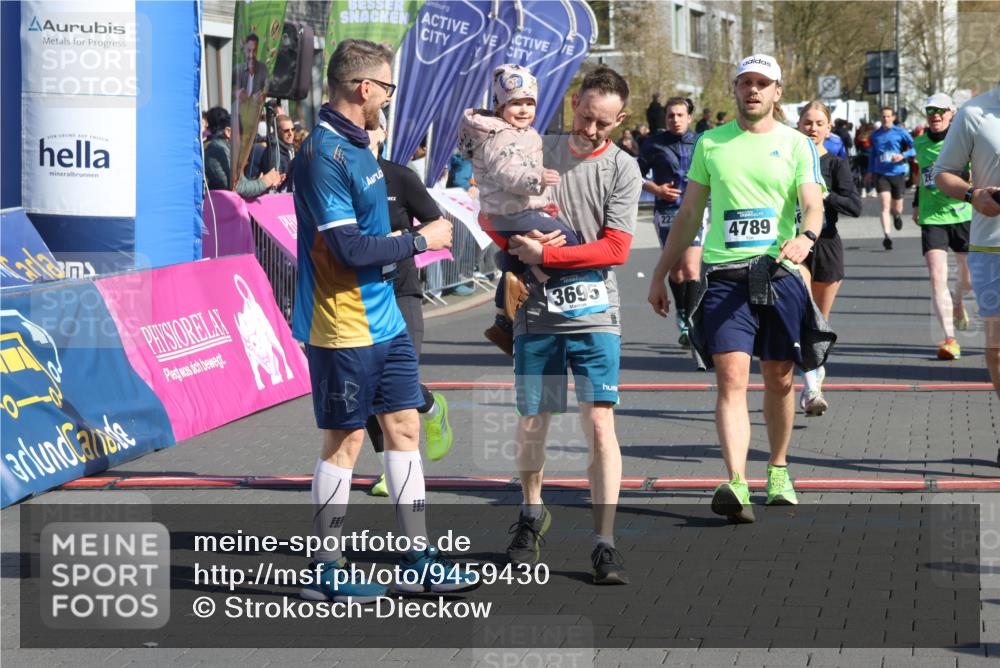 12.04.2026 - 45. Internationalen Wilhelmsburger Insellauf Strokosch-Dieckow http://msf.ph/oto/9459430 12.04.2026 10:49:21 Ziel 3695, 5039, 2672, 4789, 4661, 5360, 5649, 2649, 2231, 3200 meine-sportfotos.de
