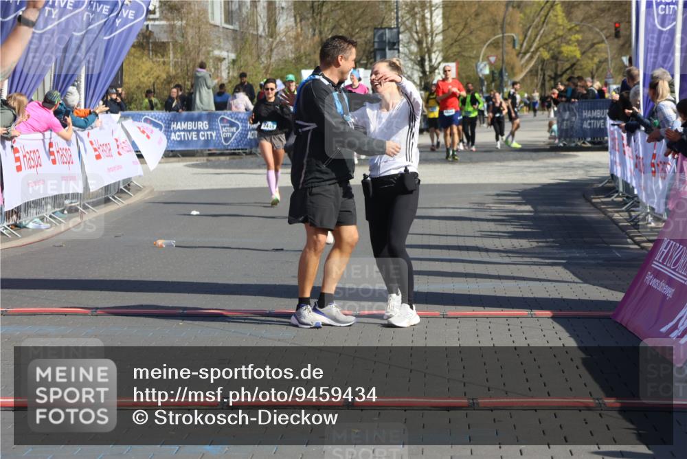 12.04.2026 - 45. Internationalen Wilhelmsburger Insellauf Strokosch-Dieckow http://msf.ph/oto/9459434 12.04.2026 11:06:05 Ziel 3920, 2267, 2268, 2767 meine-sportfotos.de