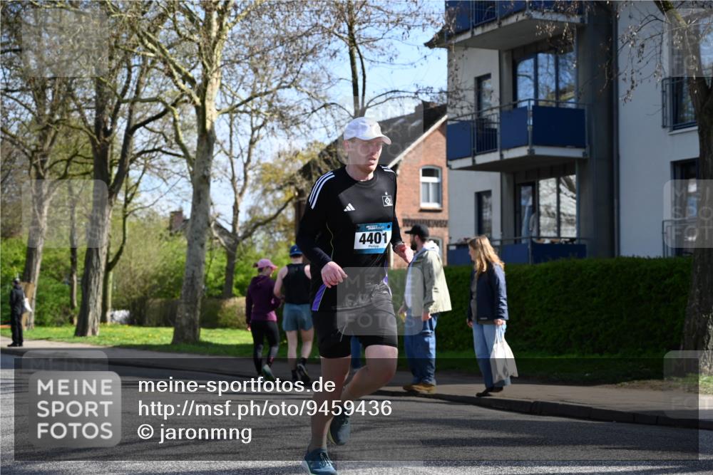 12.04.2026 - 45. Internationalen Wilhelmsburger Insellauf J. Mangold http://msf.ph/oto/9459436 12.04.2026 10:39:56 Ziel 3442, 5688, 3834, 4629, 4401, 2100, 4490, 3781, 3785, 2711, 3144, 5606, 5606, 3702, 4907, 2525, 3677, 2379 meine-sportfotos.de