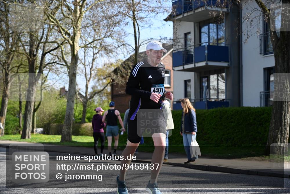 12.04.2026 - 45. Internationalen Wilhelmsburger Insellauf J. Mangold http://msf.ph/oto/9459437 12.04.2026 10:39:56 Ziel 3442, 5688, 3834, 4629, 4401, 2100, 4490, 3781, 3785, 2711, 3144, 5606, 5606, 3702, 4907, 2525, 3677, 2379 meine-sportfotos.de