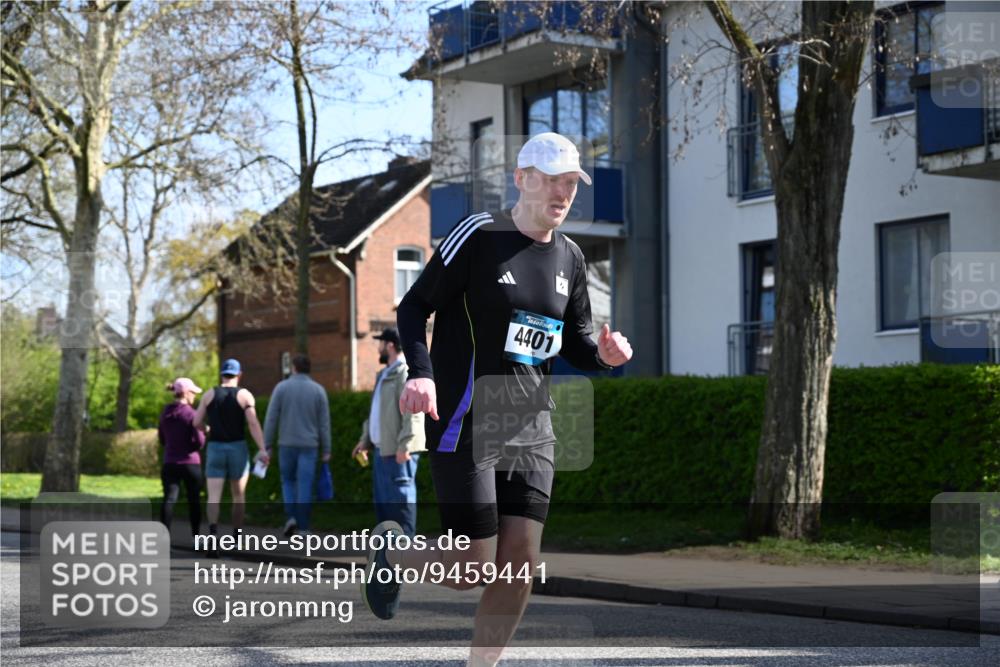 12.04.2026 - 45. Internationalen Wilhelmsburger Insellauf J. Mangold http://msf.ph/oto/9459441 12.04.2026 10:39:56 Ziel 3442, 5688, 3834, 4629, 4401, 2100, 4490, 3781, 3785, 2711, 3144, 5606, 5606, 3702, 4907, 2525, 3677, 2379 meine-sportfotos.de